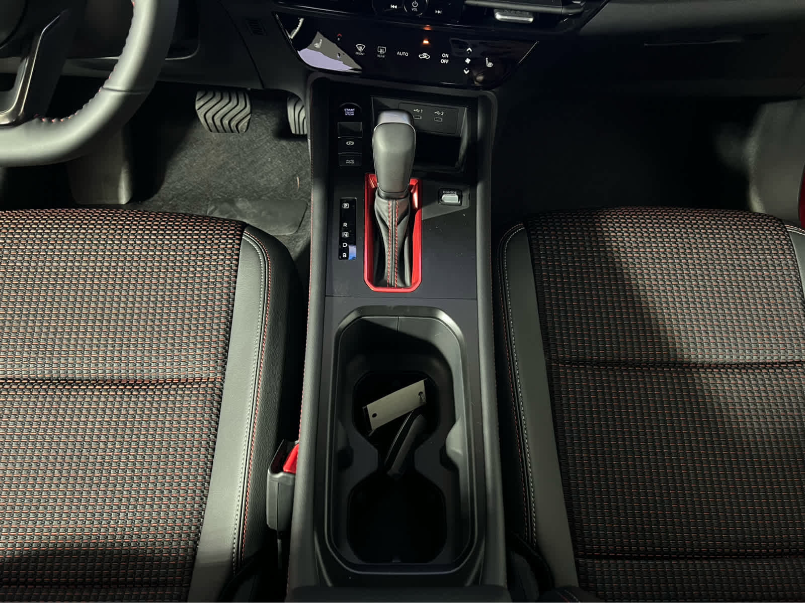 New 2026 Nissan Kicks SR w/ Cold Weather Package image 10