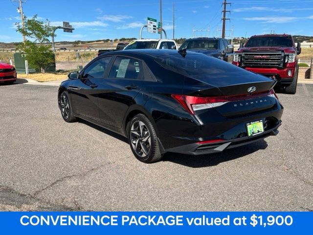 Used 2023 Hyundai Elantra SEL w/ Convenience Package FWD image 3