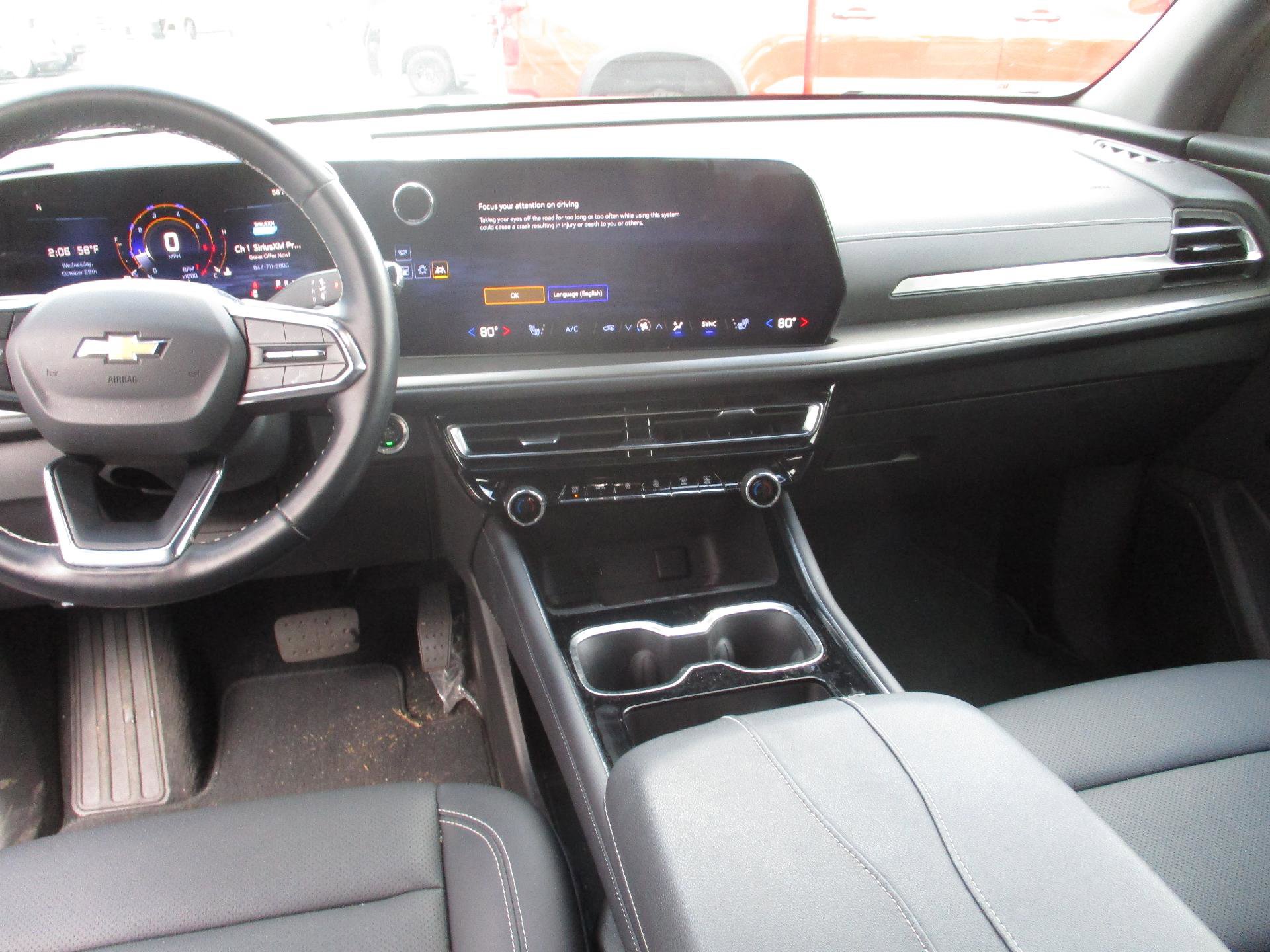 Used 2025 Chevrolet Traverse LT image 13