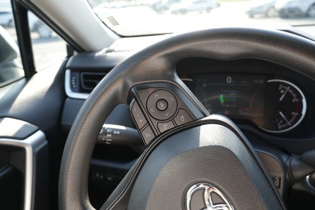 Used 2024 Toyota RAV4 XLE FWD image 24
