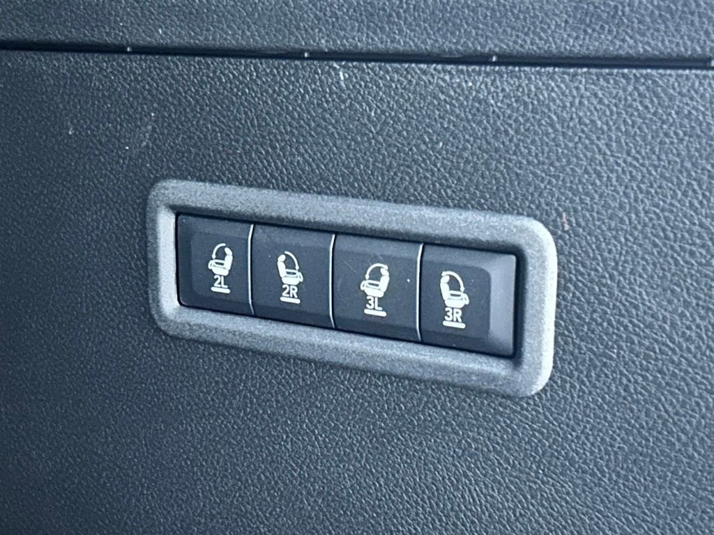 New 2026 Jeep Grand Wagoneer Limited w/ 8-Passenger Seating Package image 21