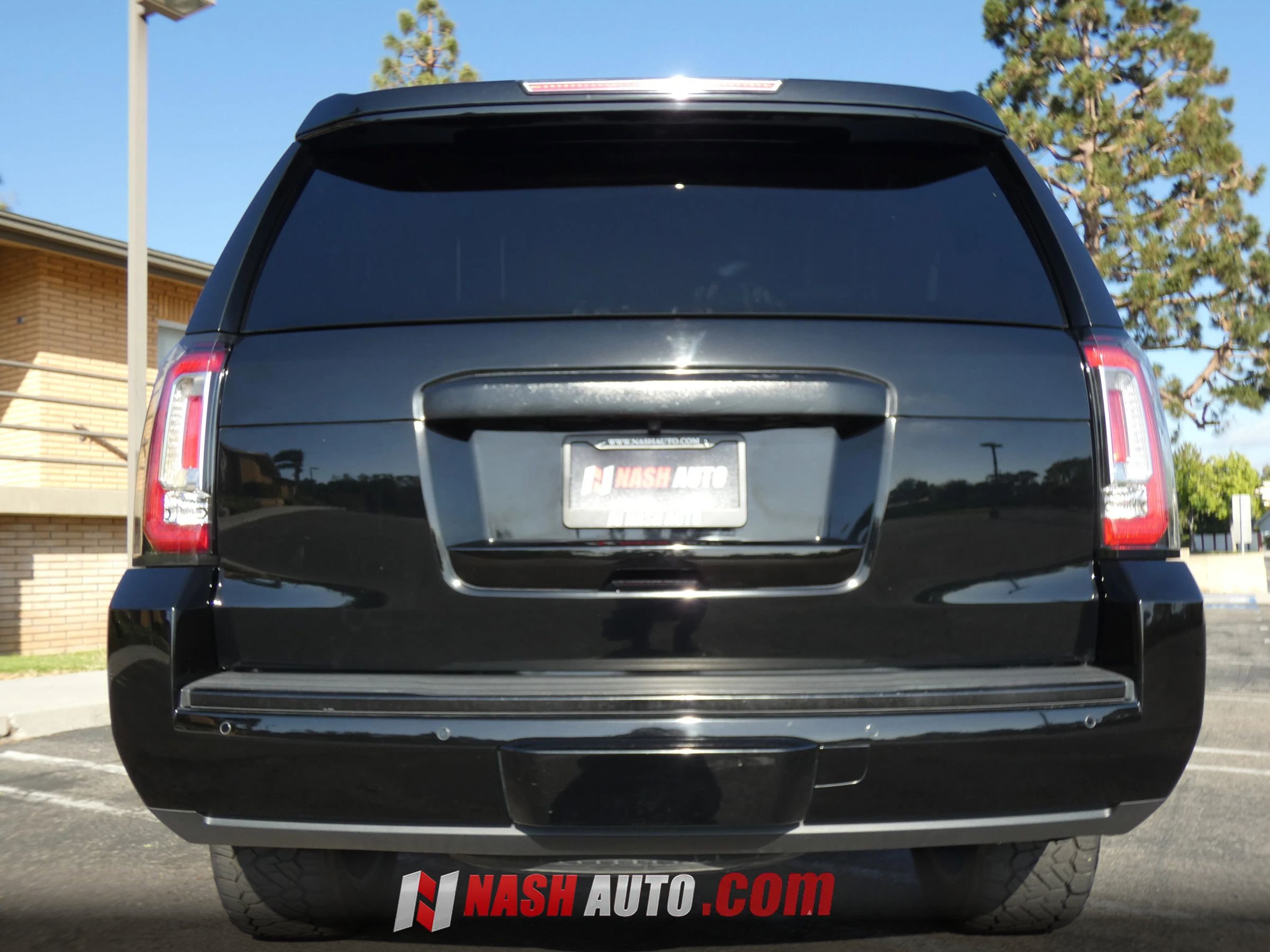 Used 2017 GMC Yukon Denali w/ Open Road Package RWD image 10