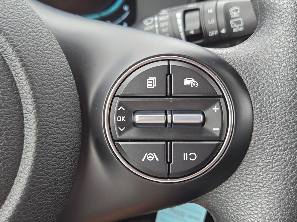 Certified 2025 Kia Soul LX FWD image 24
