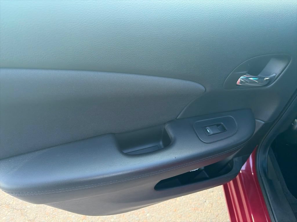 Used 2014 Chrysler 200 LX FWD image 21