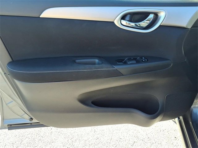 Used 2015 Nissan Sentra SV image 13