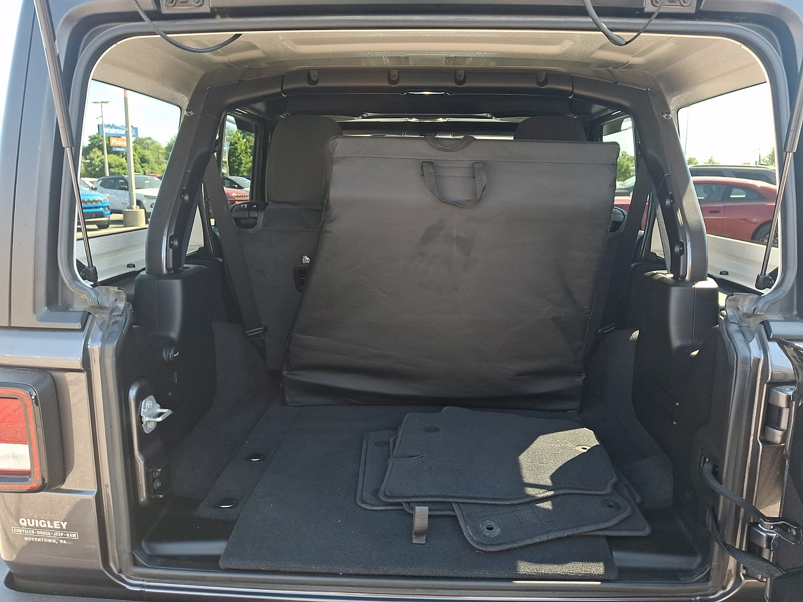 Used 2021 Jeep Wrangler 4WD Unlimited Sport image 28