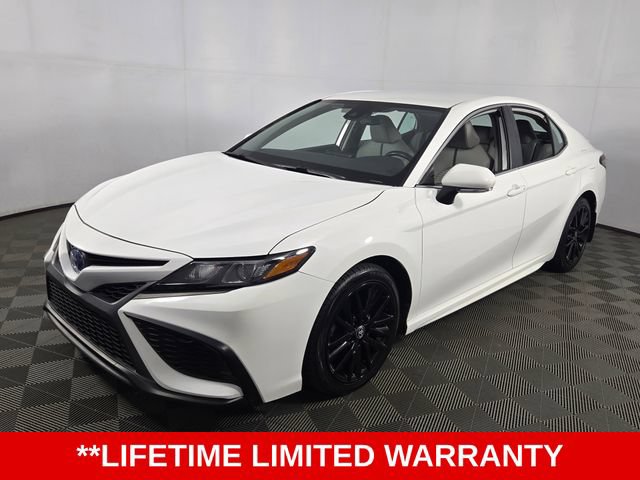 Used 2023 Toyota Camry SE FWD image 3