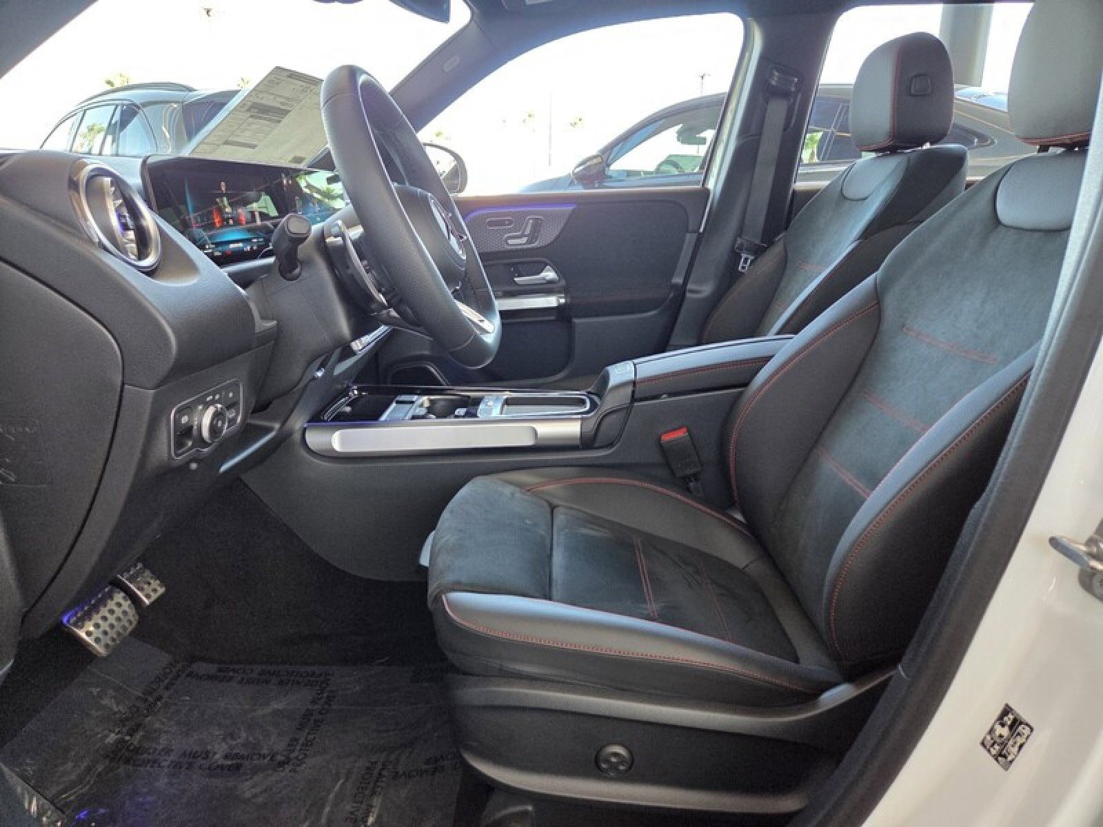 New 2025 Mercedes-Benz GLB 35 AMG 4MATIC image 11