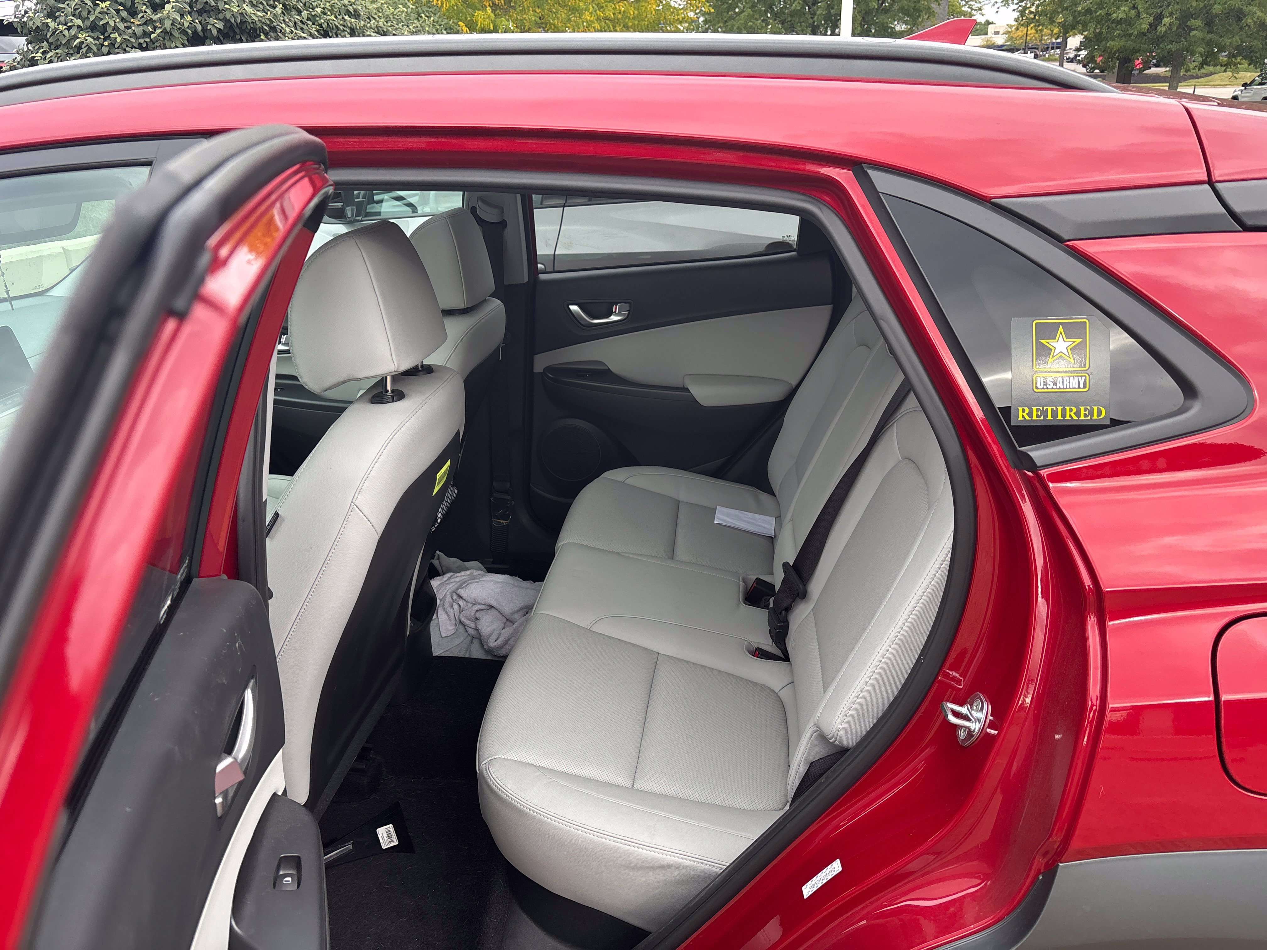 Used 2022 Hyundai Kona Limited w/ Cargo Package AWD/4WD image 9
