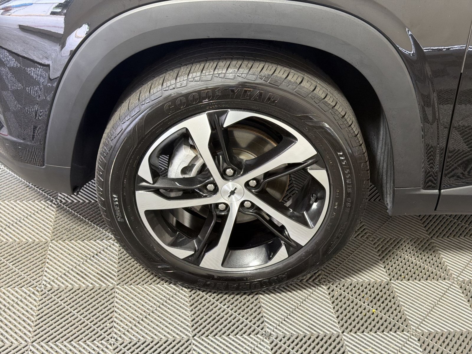 Used 2024 Chevrolet Trax RS w/ Driver Confidence Package FWD image 12