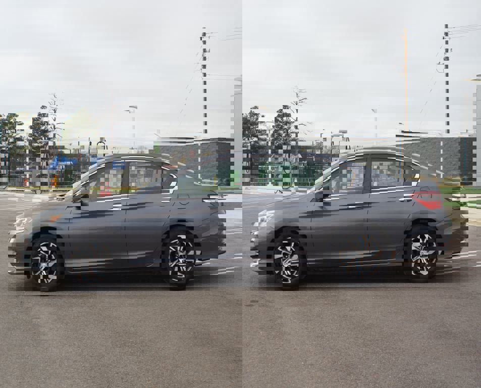 Used 2016 Honda Accord LX image 10
