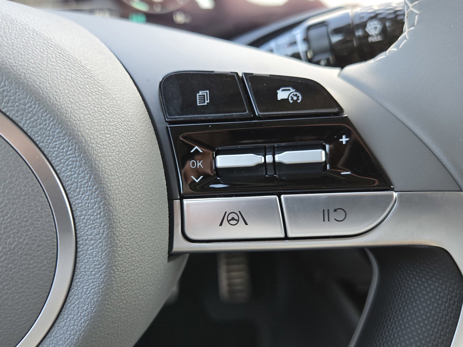 New 2025 Hyundai Elantra SEL image 20