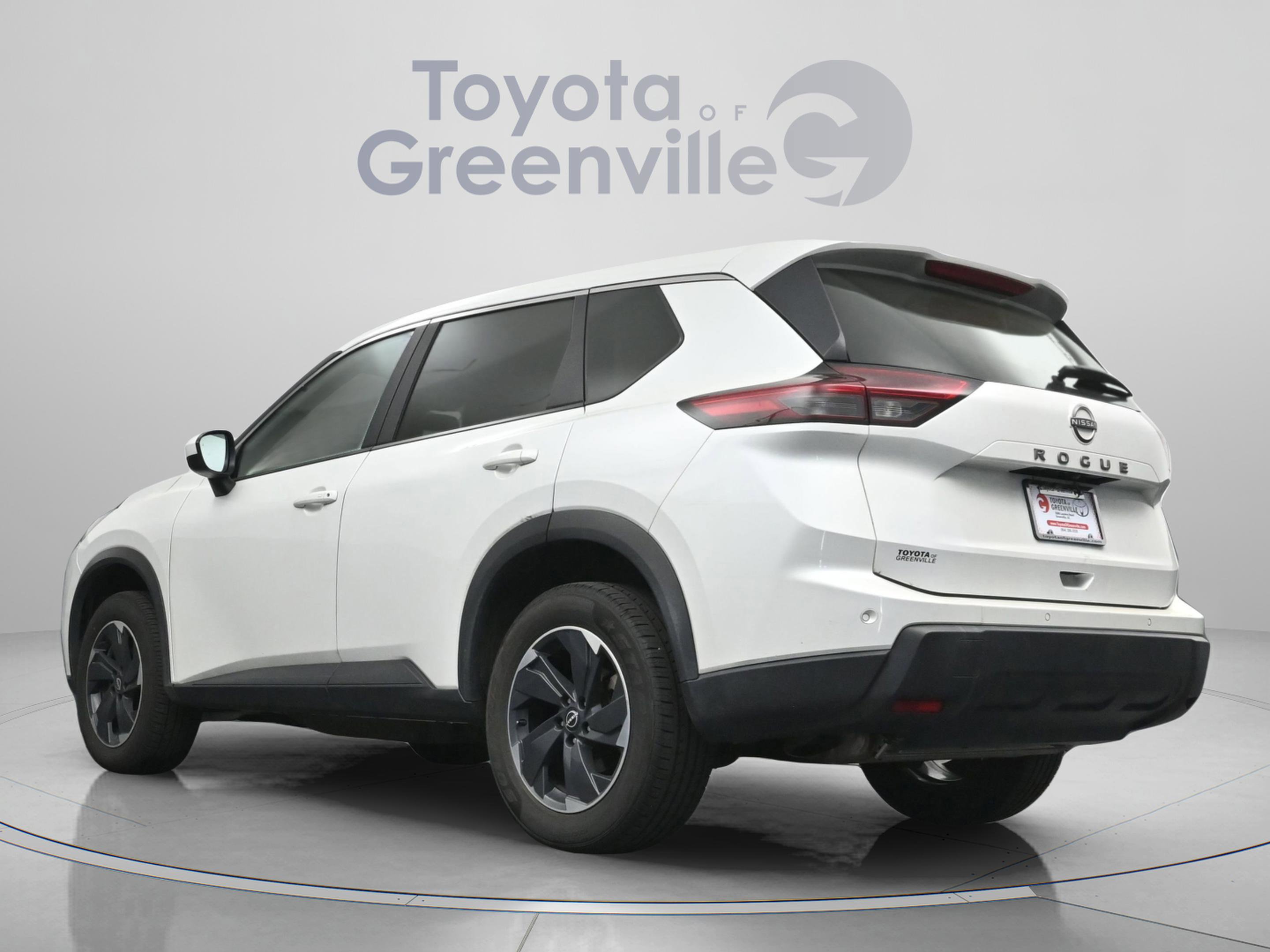 Used 2025 Nissan Rogue SV image 8