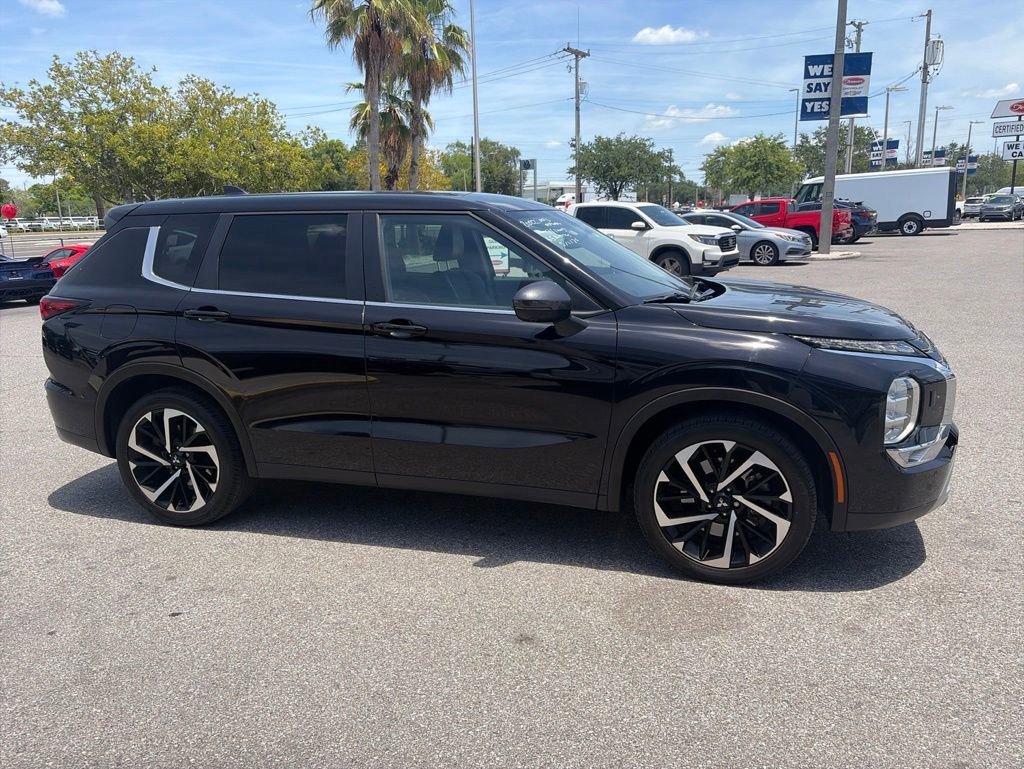 Used 2022 Mitsubishi Outlander SE AWD/4WD image 4