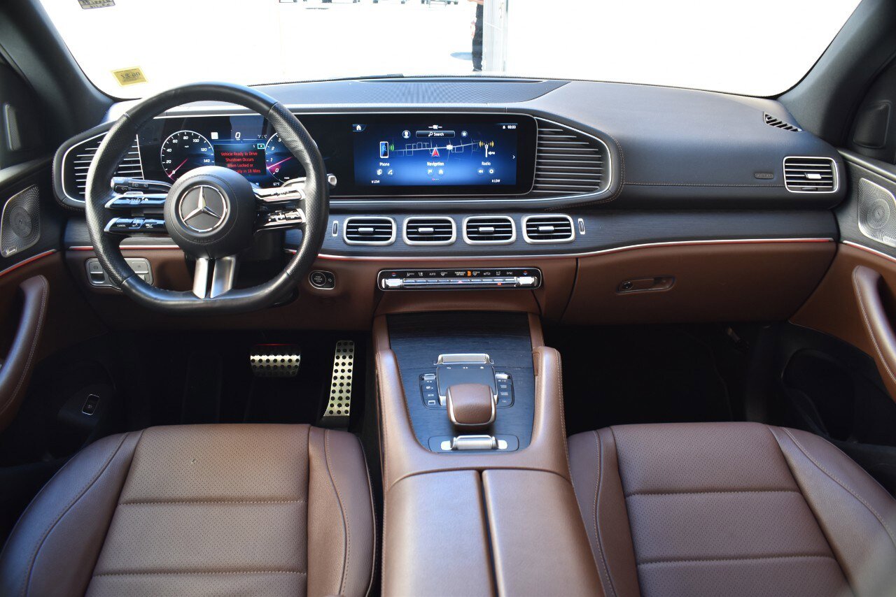 Used 2025 Mercedes-Benz GLS 450 4MATIC w/ AMG Line Exterior image 24
