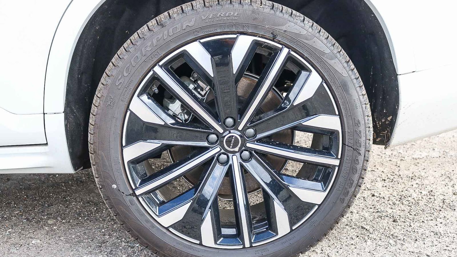 Used 2025 Volvo XC90 B6 Core w/ Protection Package Premier AWD/4WD image 10