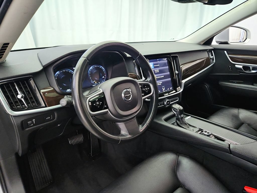Used 2017 Volvo S90 T6 Momentum w/ Vision Package AWD/4WD image 9