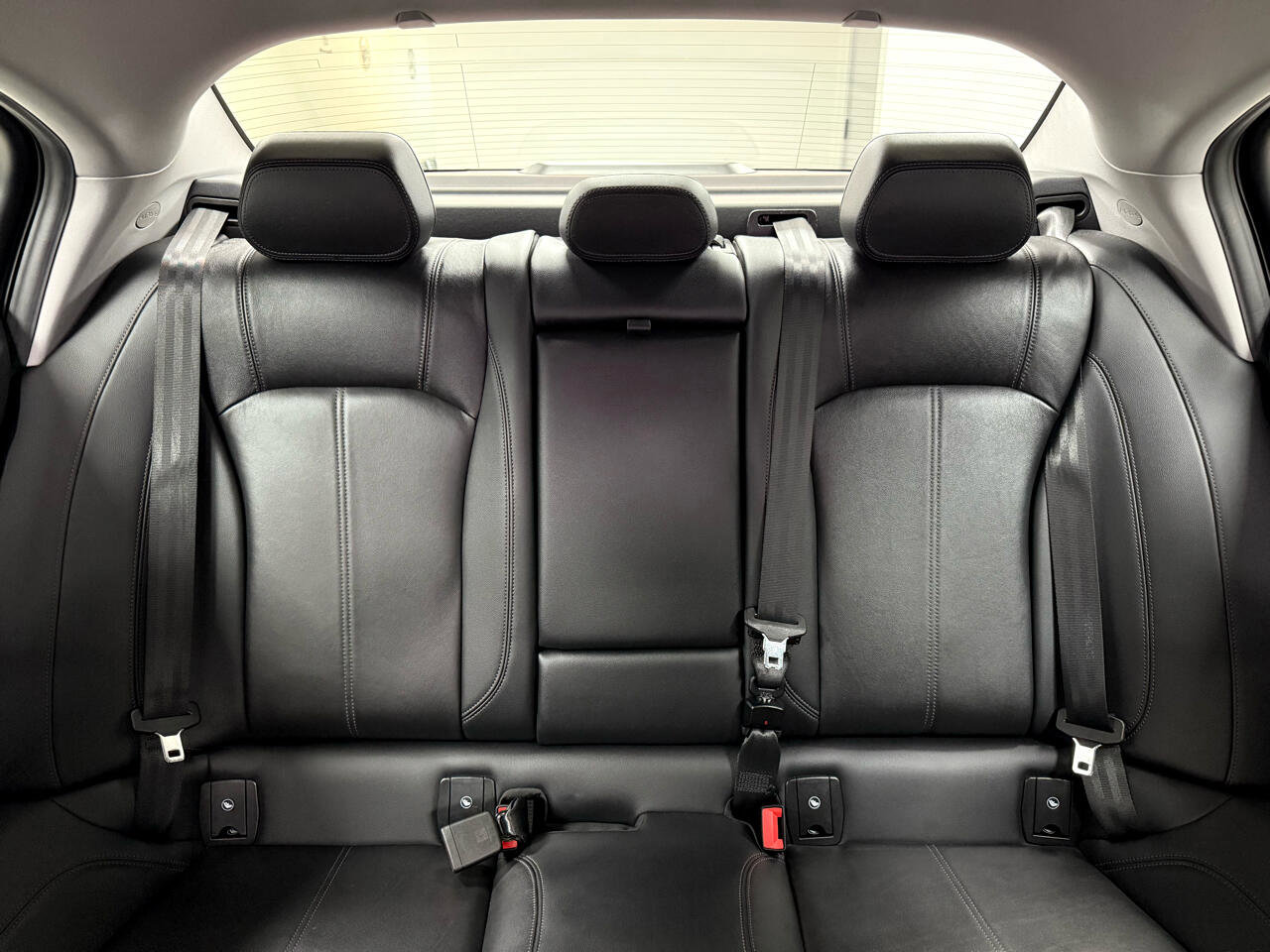 Used 2018 Alfa Romeo Giulia AWD image 33