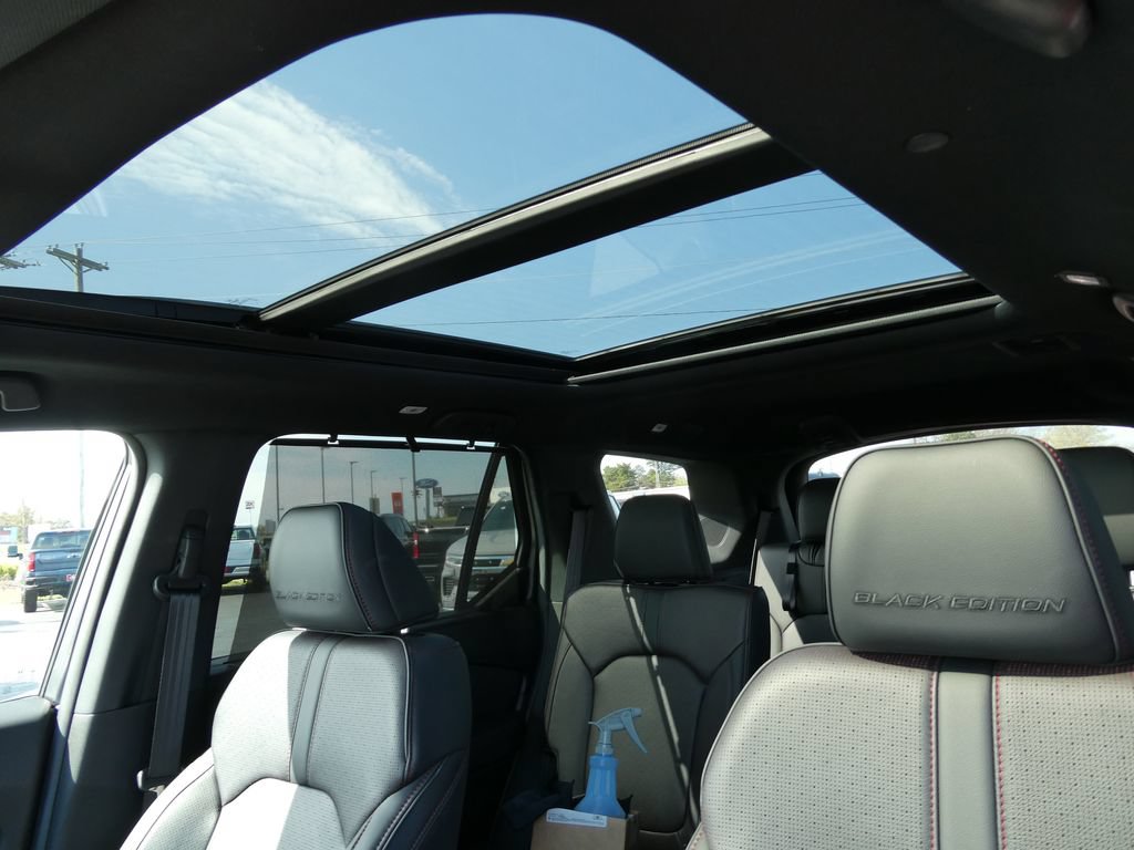 Used 2025 Honda Pilot Black Edition image 31