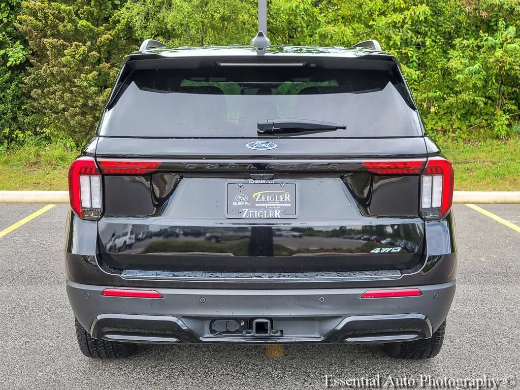 Used 2025 Ford Explorer ST-Line w/ ST-Line Street Pack AWD/4WD image 5