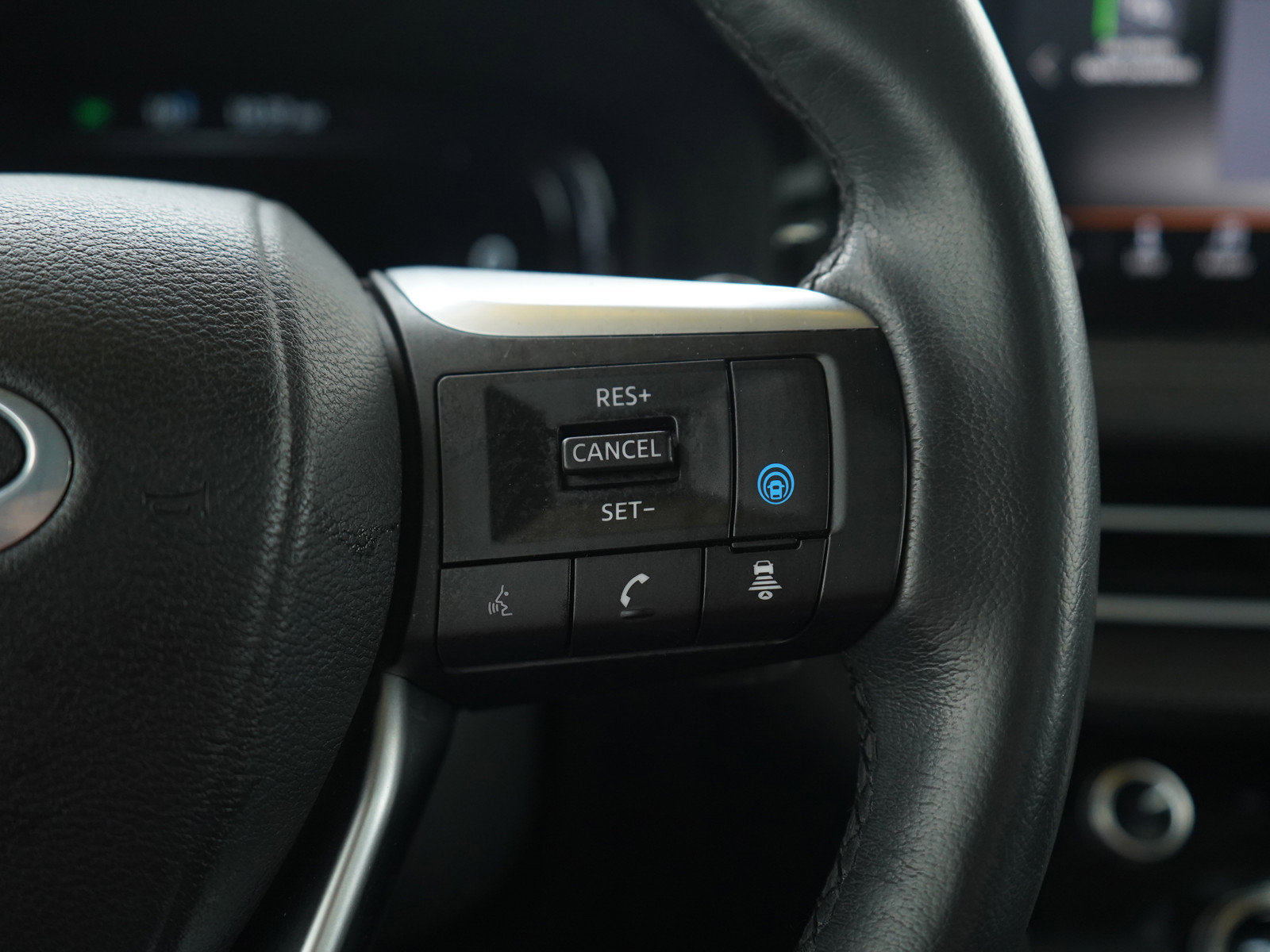 Used 2023 INFINITI QX60 Luxe image 30