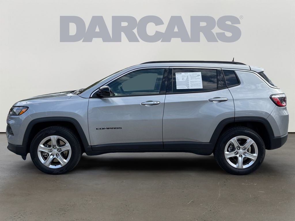 Used 2024 Jeep Compass Latitude image 4