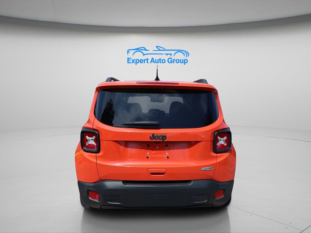 Used 2018 Jeep Renegade Latitude FWD image 9