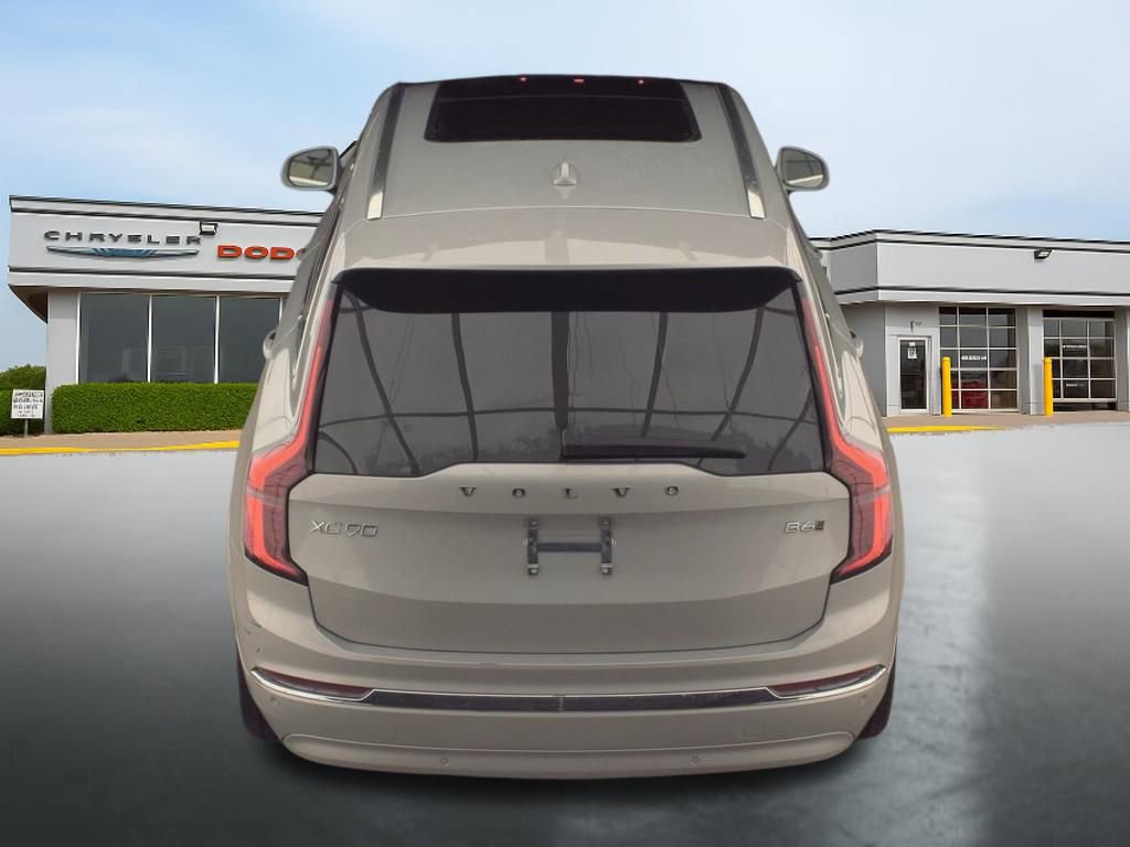 Used 2025 Volvo XC90 B6 Plus image 4