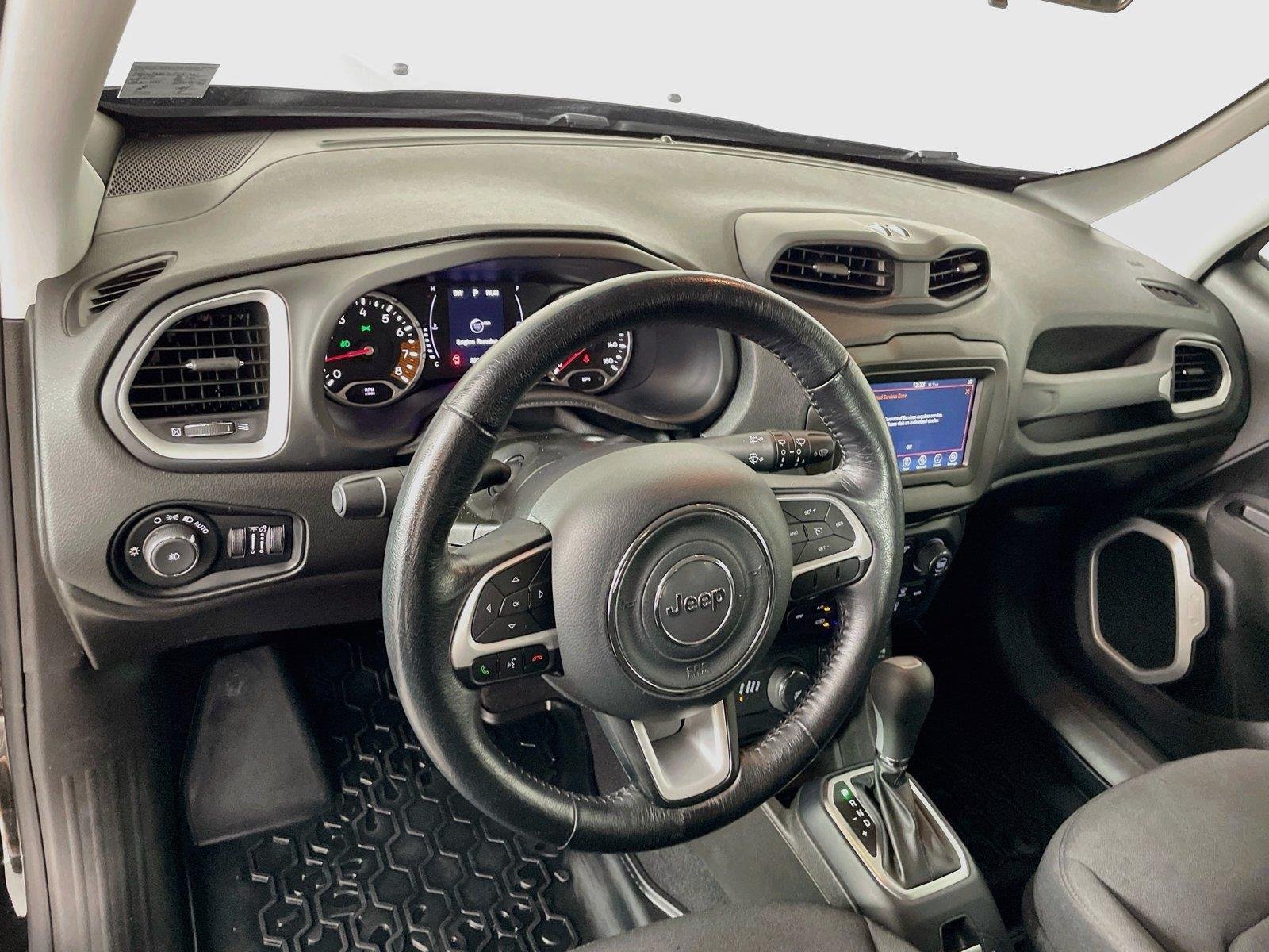 Used 2020 Jeep Renegade Latitude w/ Cold Weather Group AWD/4WD image 12