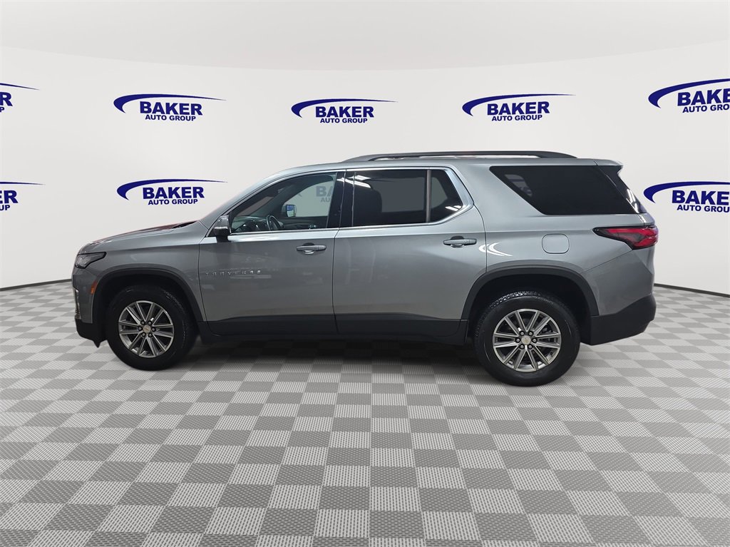 Used 2023 Chevrolet Traverse LT w/ Rear Camera Mirror Package image 8