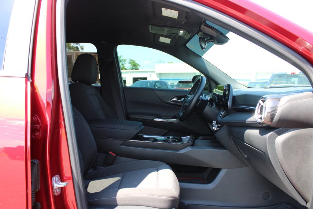Used 2026 Chevrolet Equinox LT w/ LPO, Floor Liner Package AWD/4WD image 27
