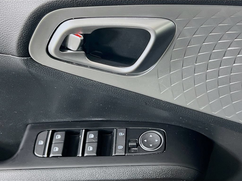 Certified 2023 Kia Soul LX w/ LX Technology Package FWD image 22