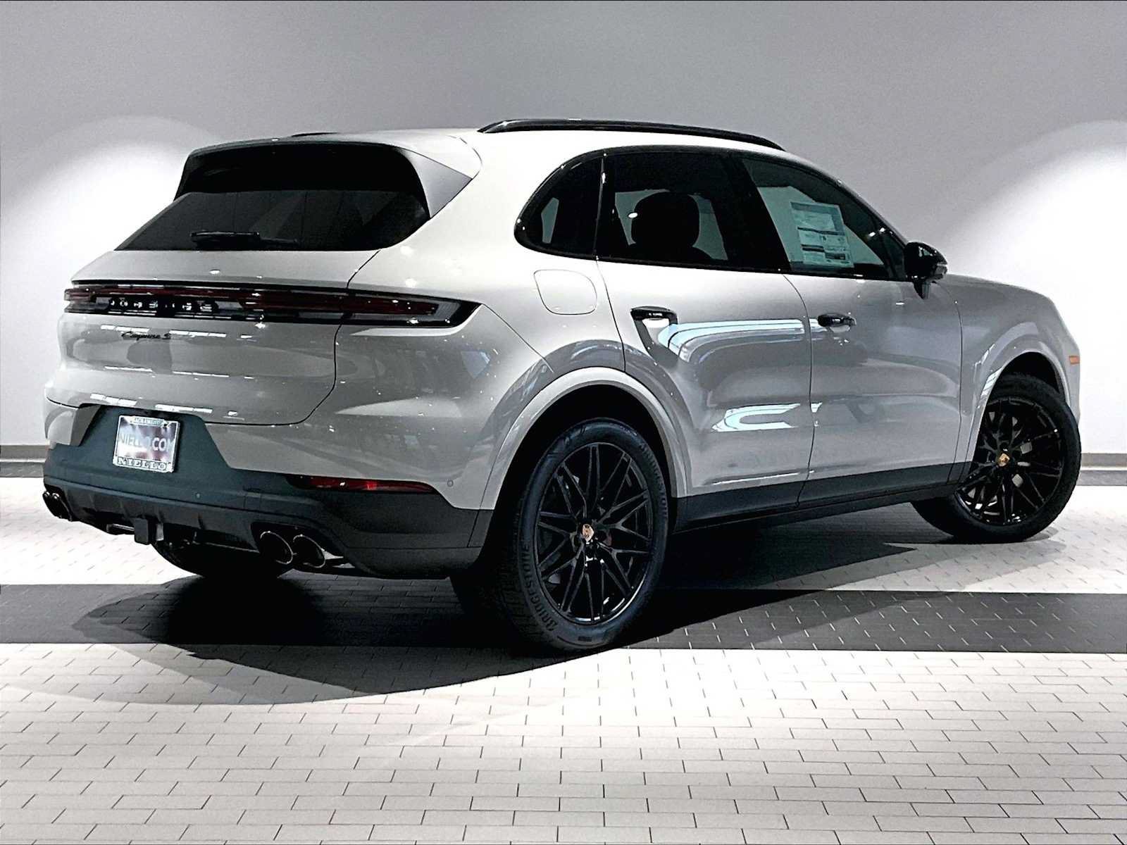 New 2026 Porsche Cayenne S AWD/4WD image 7
