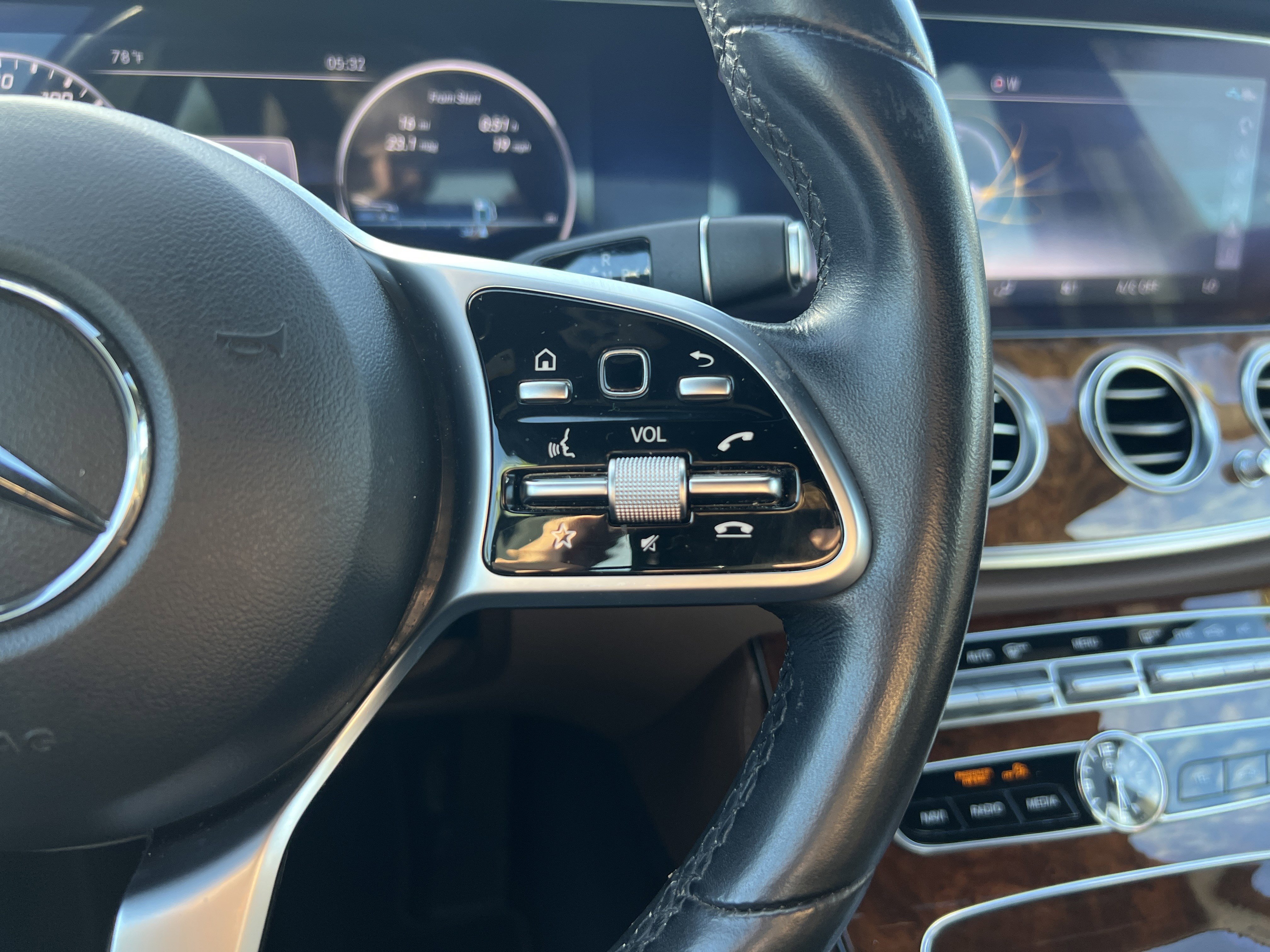 Used 2020 Mercedes-Benz E 350 4MATIC Sedan image 20