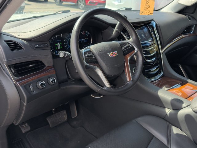 Used 2019 Cadillac Escalade ESV Luxury AWD/4WD image 13