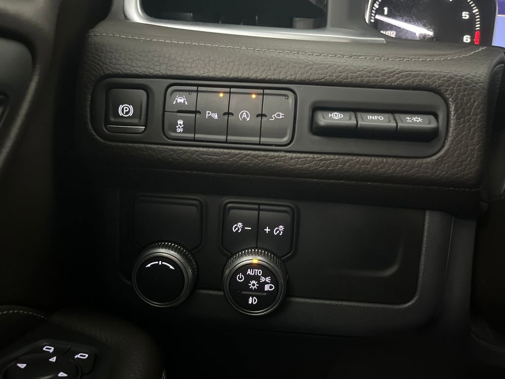 Used 2021 GMC Yukon Denali w/ Denali Premium Package image 71