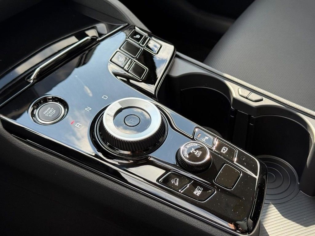 Used 2025 Kia Sportage EX w/ EX Premium Package image 14