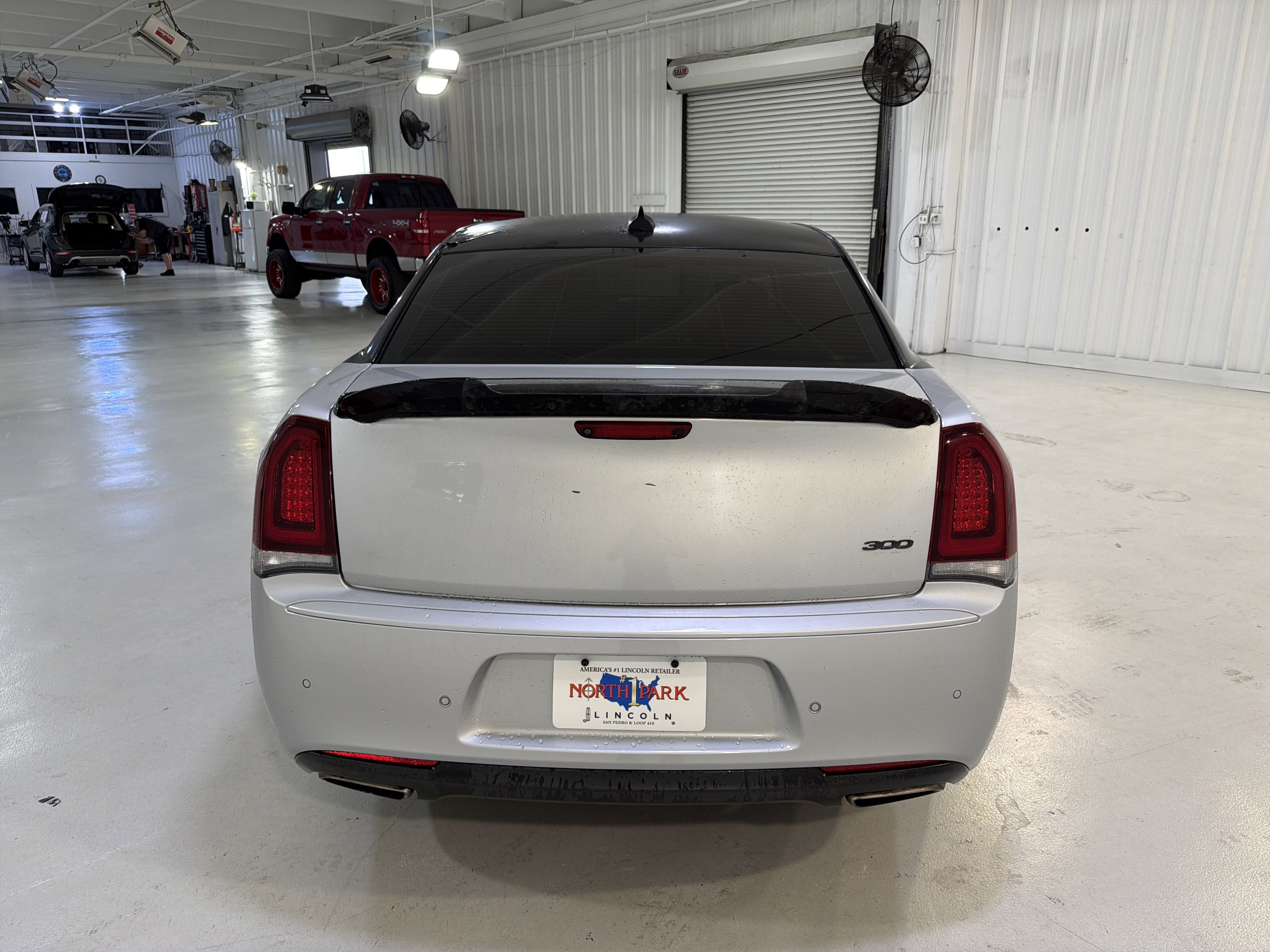 Used 2021 Chrysler 300 Touring L image 4