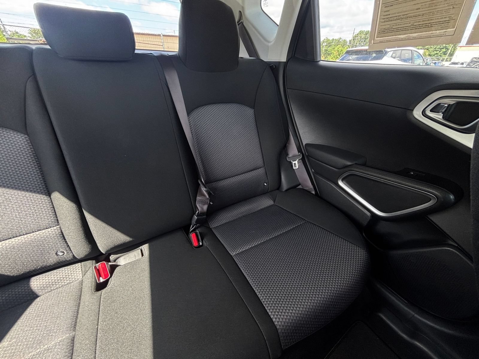 Used 2025 Kia Soul LX w/ LX Technology Package FWD image 35