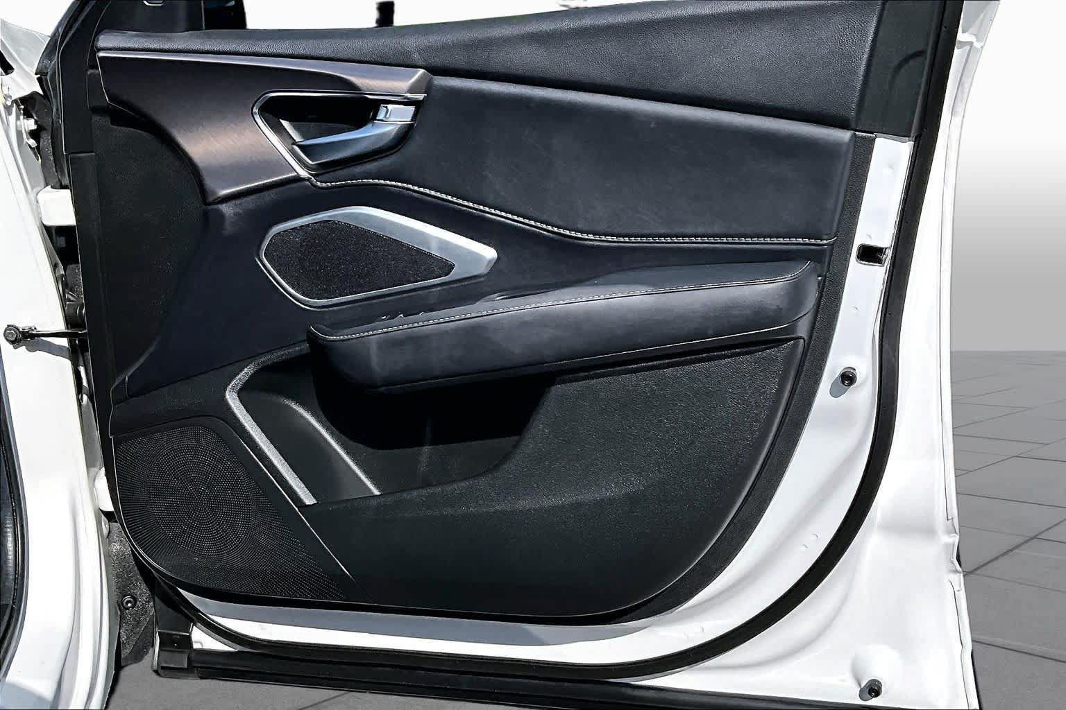 Certified 2025 Acura RDX SH-AWD image 27