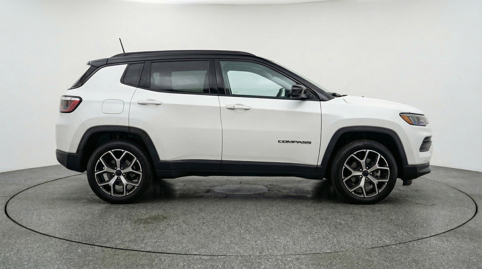 Used 2025 Jeep Compass Limited image 11