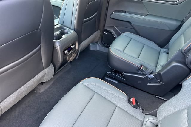 Used 2026 GMC Acadia AT4 AWD/4WD image 12