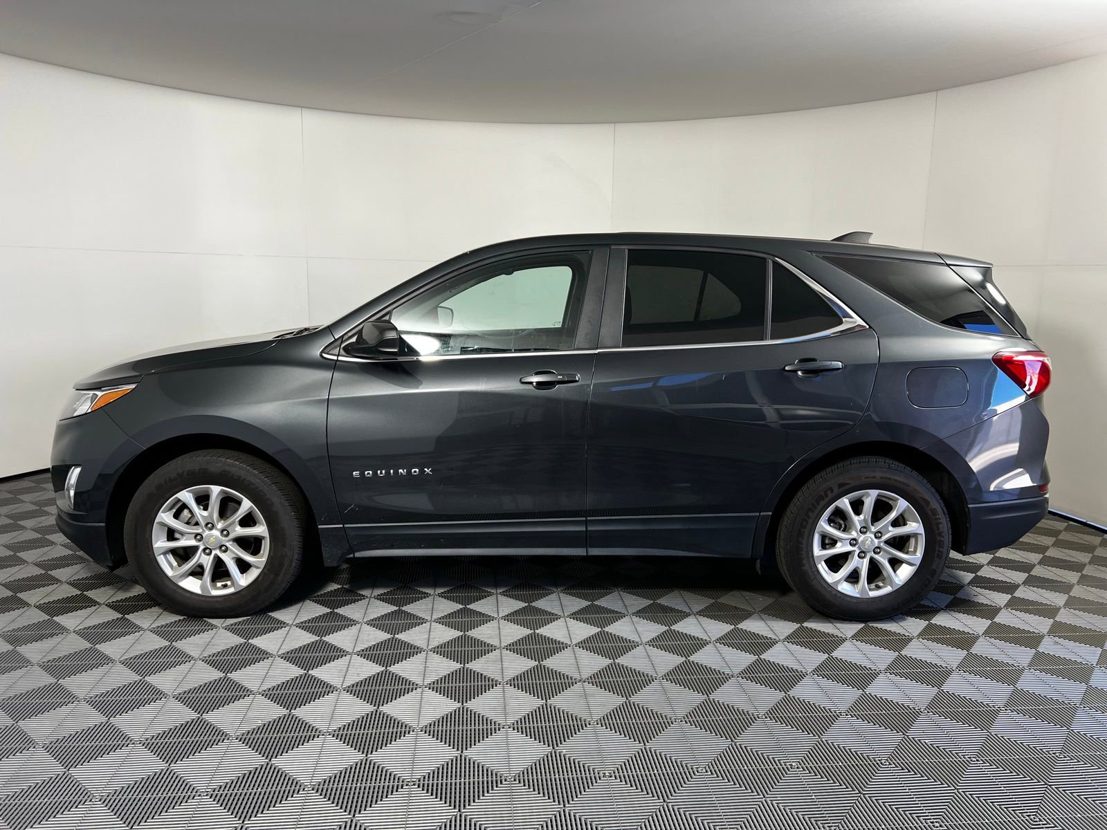 Used 2021 Chevrolet Equinox LT w/ LPO, Cargo Package image 8