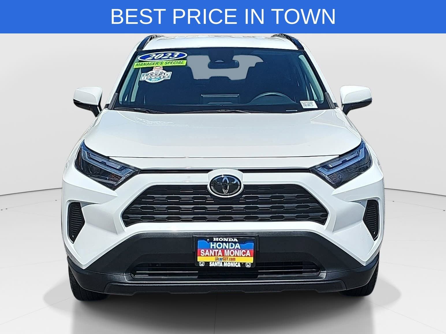 Used 2023 Toyota RAV4 XLE AWD/4WD image 2