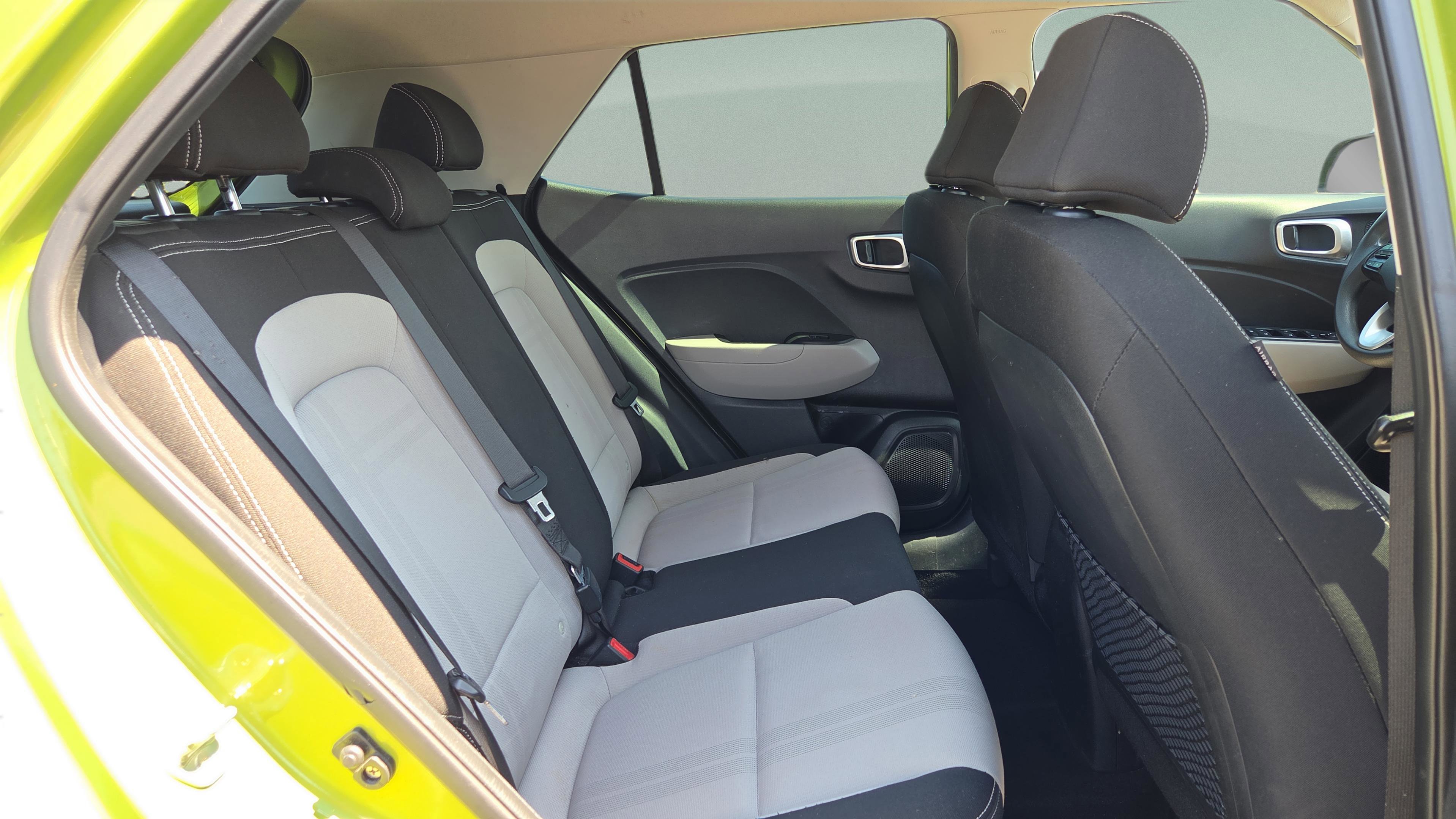 Used 2020 Hyundai Venue SEL image 16