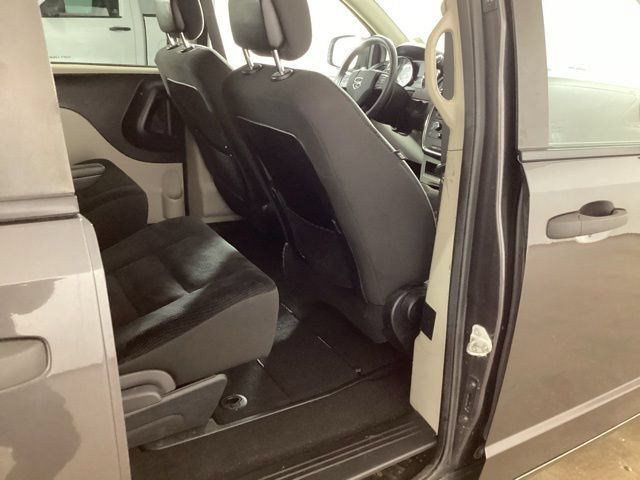 Used 2020 Dodge Grand Caravan SE FWD image 25