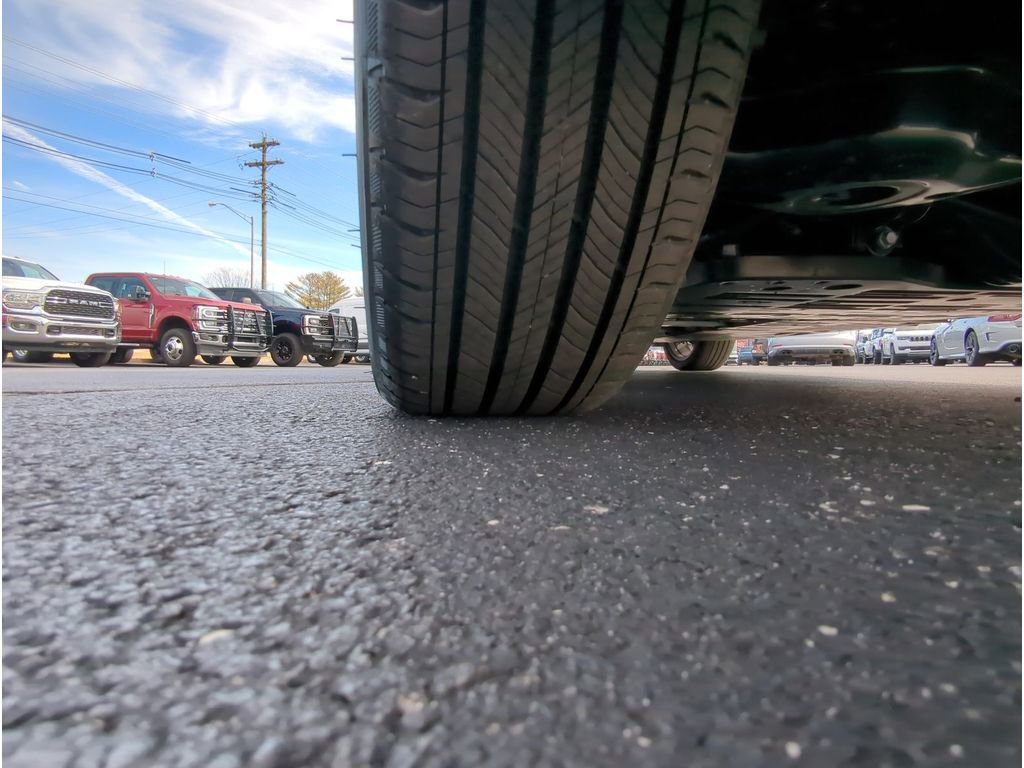 Used 2025 Toyota Prius Plug-In Hybrid image 29