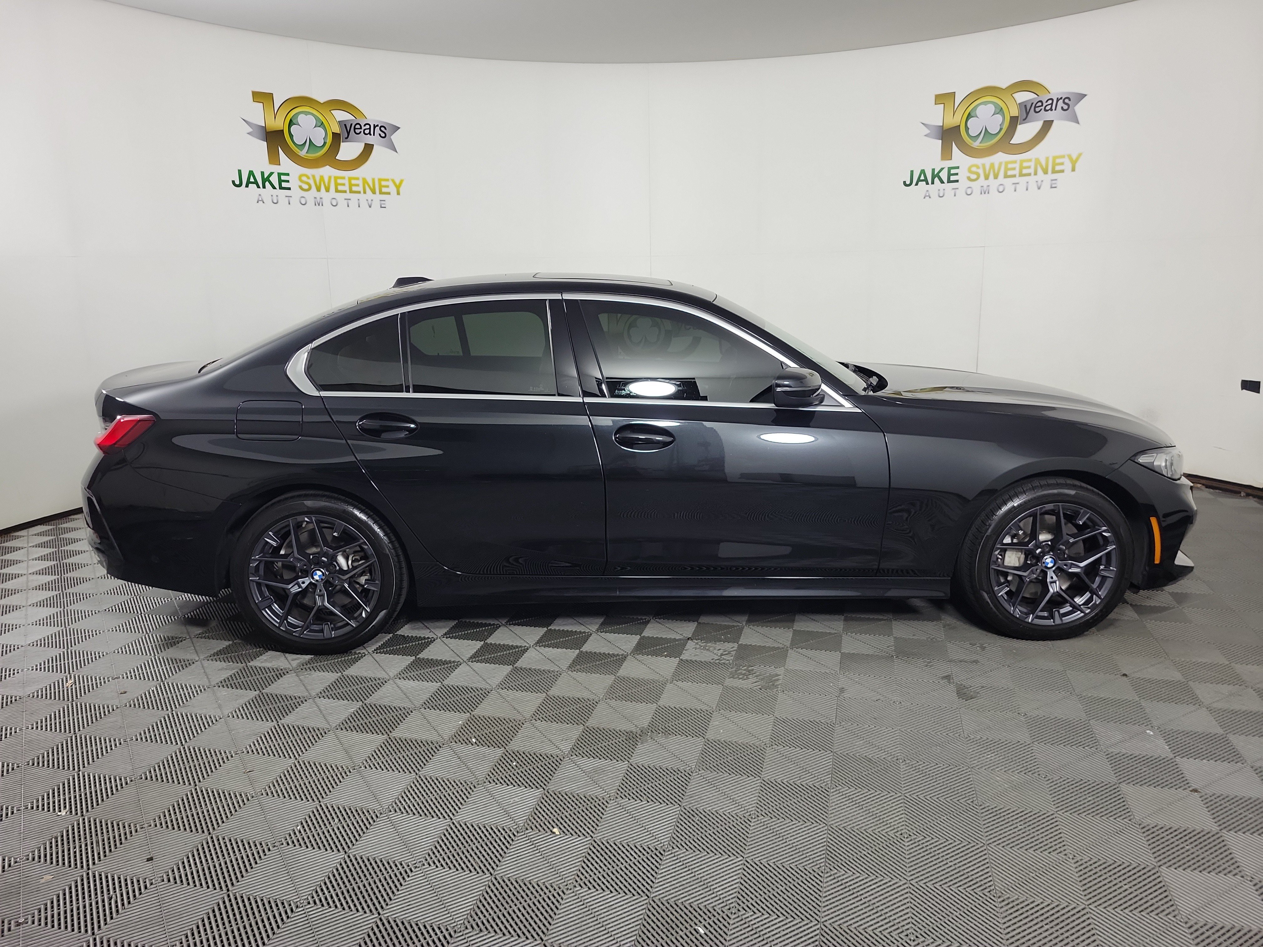 Certified 2025 BMW 330i xDrive Sedan w/ Premium Package AWD/4WD image 8