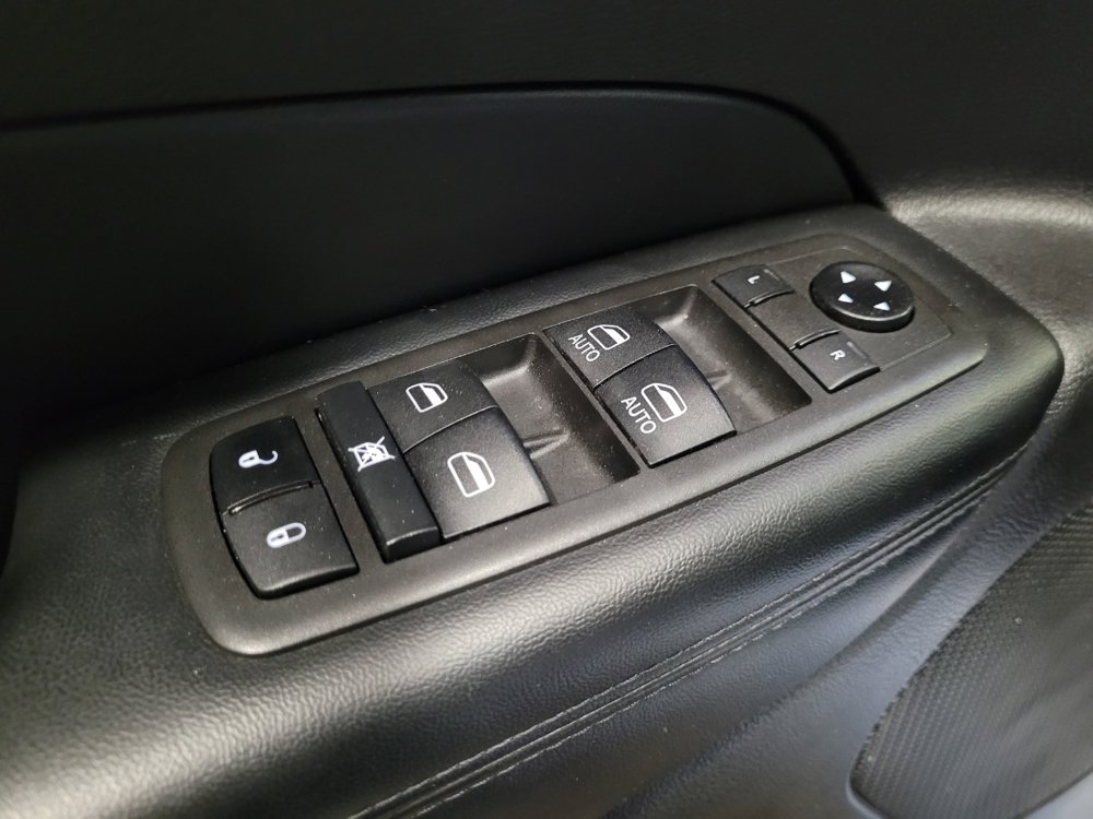 Used 2021 Jeep Grand Cherokee Laredo AWD/4WD image 27