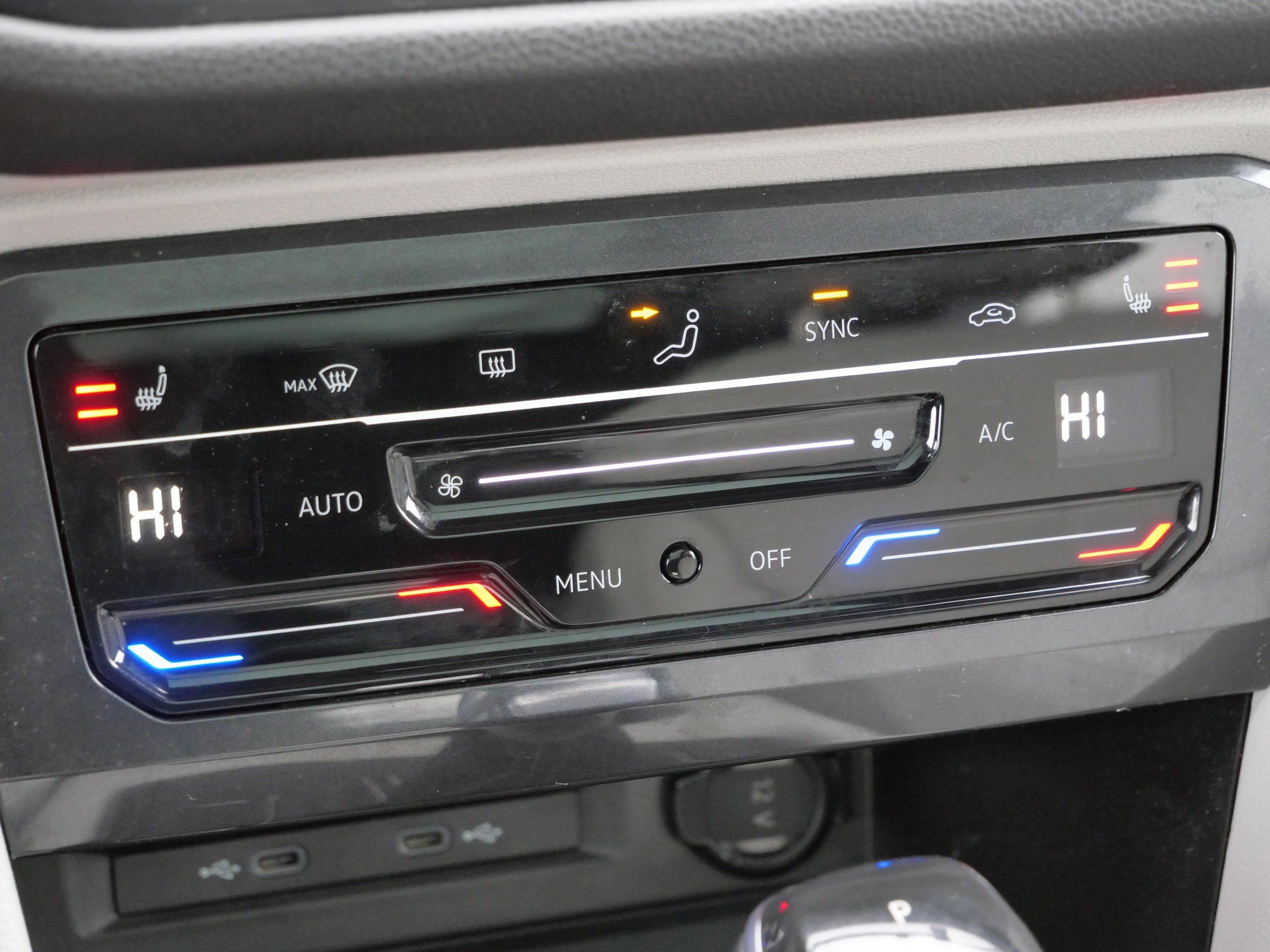 Certified 2023 Volkswagen Tiguan SE R-Line image 24